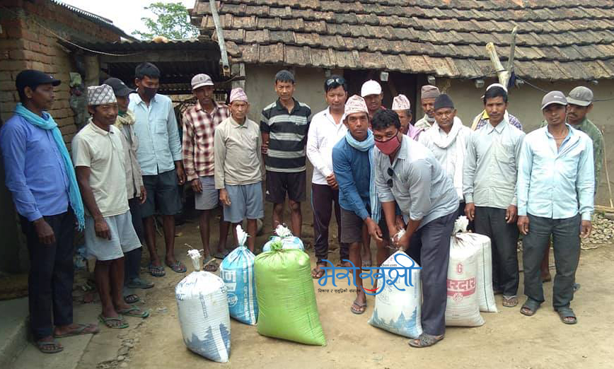 विपन्नबाट मुठ्ठीदान गरी अति विपन्नलाई राहत वितरण