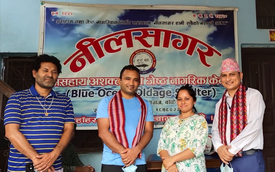 छोराको जन्मदिनमा डा. शाहद्वारा विपन्न तथा असहायलाई सहयोग