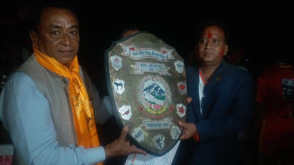 जनता र दीपक इंग्लिस स्कुल खजुरा शिल्ड उचाल्न सफल