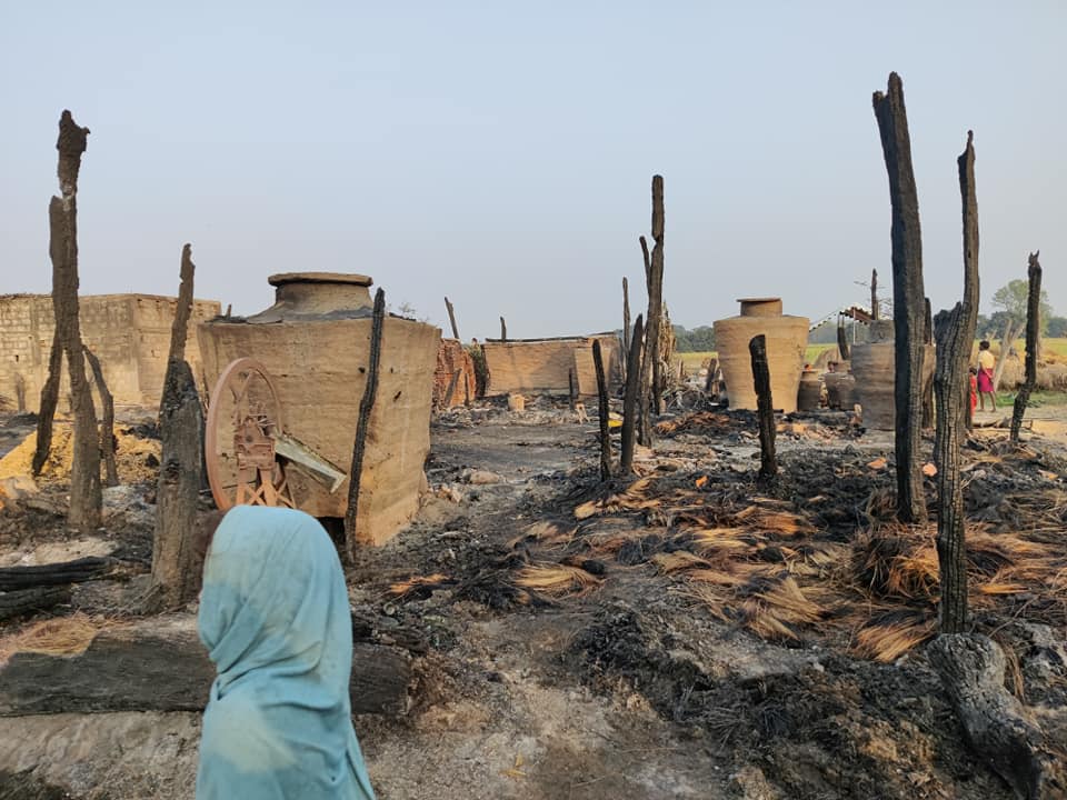 नरैनापुरमा आगलागीबाट २२ घर जलेर नष्ट
