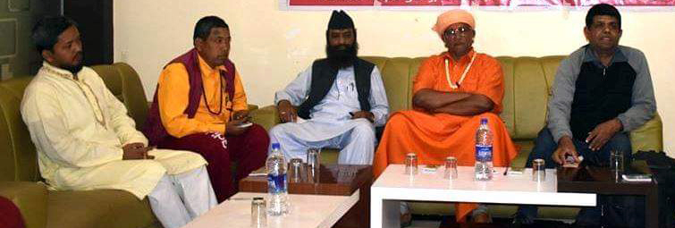 कोरोना महामारी अन्त्यको कामना गर्दै बाँकेमा धर्मगुरुहरुले विशेष पूजा र प्रार्थना गर्दै