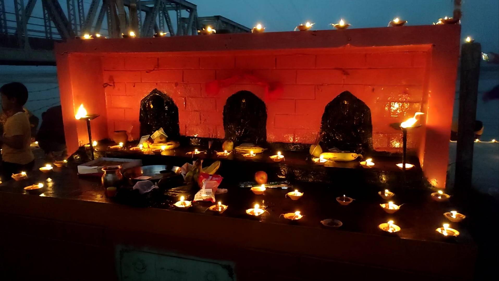 तिहारको तेस्रो दिन : लक्ष्मीको पूजा गरेर मनाइँदै