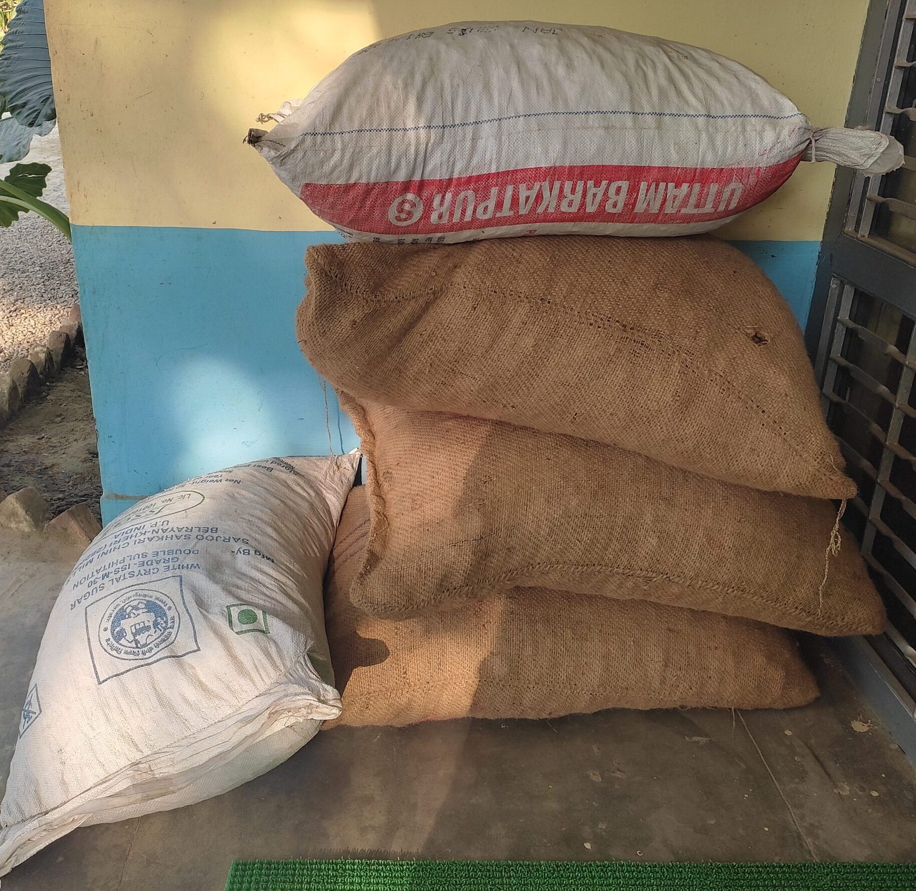 चोरीपैठारी गर्दै गरेको ५ बोरा सुपारी बरामद