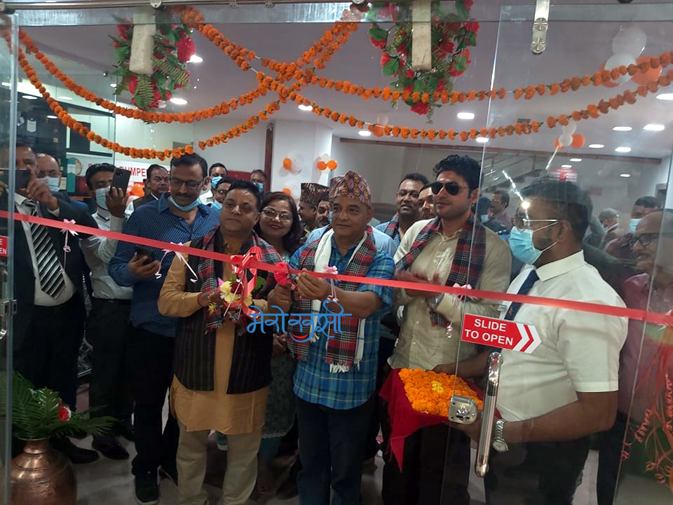 ‘वेस्टर्न मार्ट’ सञ्चालनमा (फोटो फिचरसहित)