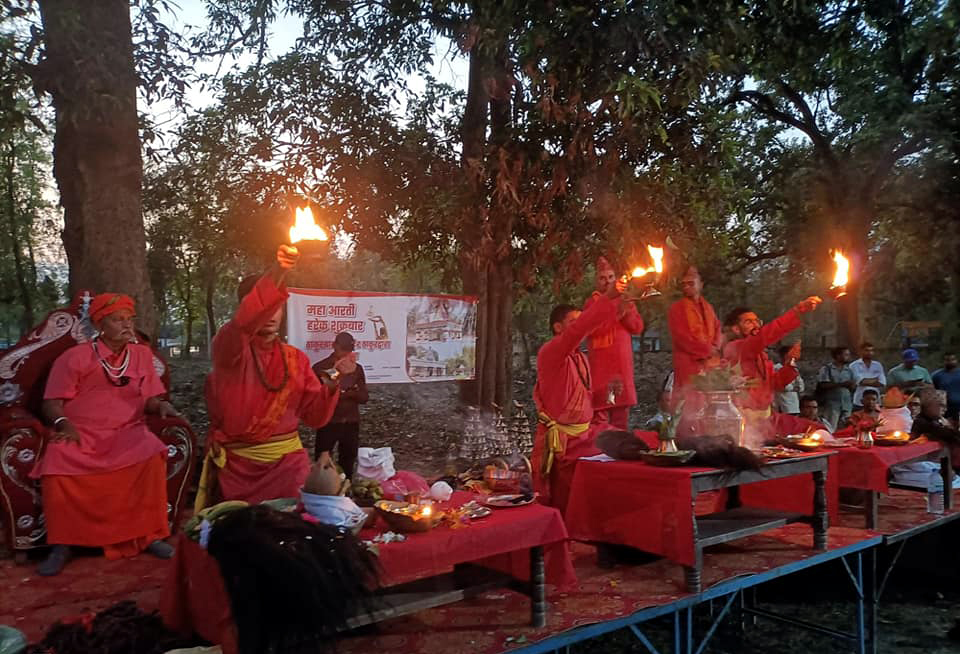 बागेश्वरीमा अपार सफलतापछि ठाकुरद्वारामा भव्य महाआरती