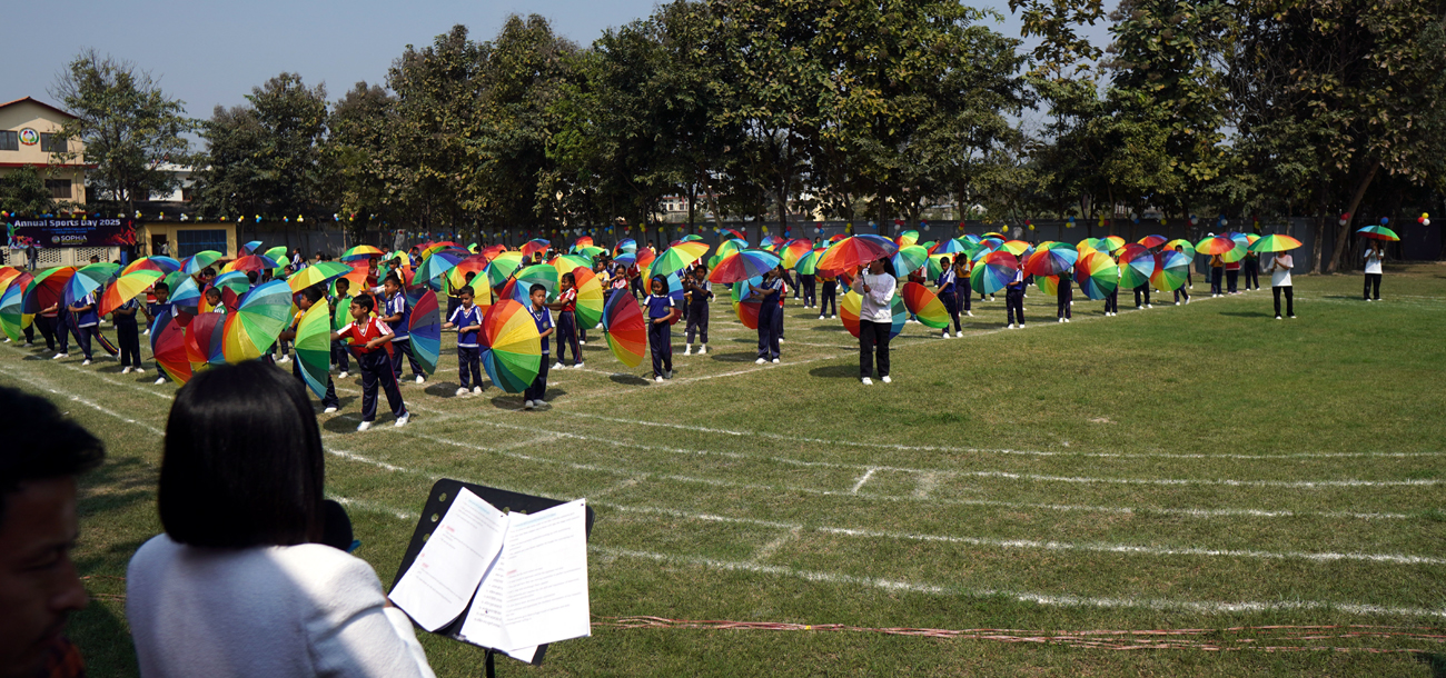 सोफिया स्कुलका विद्यार्थीको रोमाञ्चक छाता नृत्य !